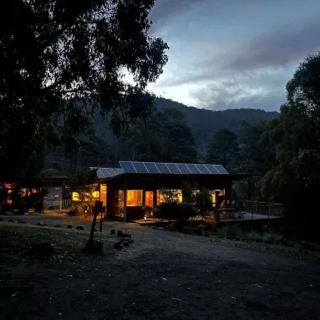 Base Camp Tasmania Hotel New Norfolk Exterior photo