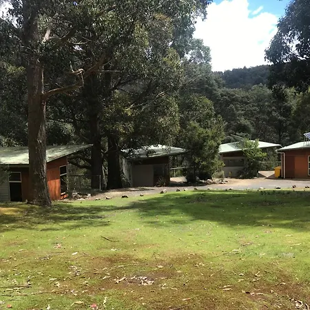 Base Camp Tasmania Hotel New Norfolk Exterior photo
